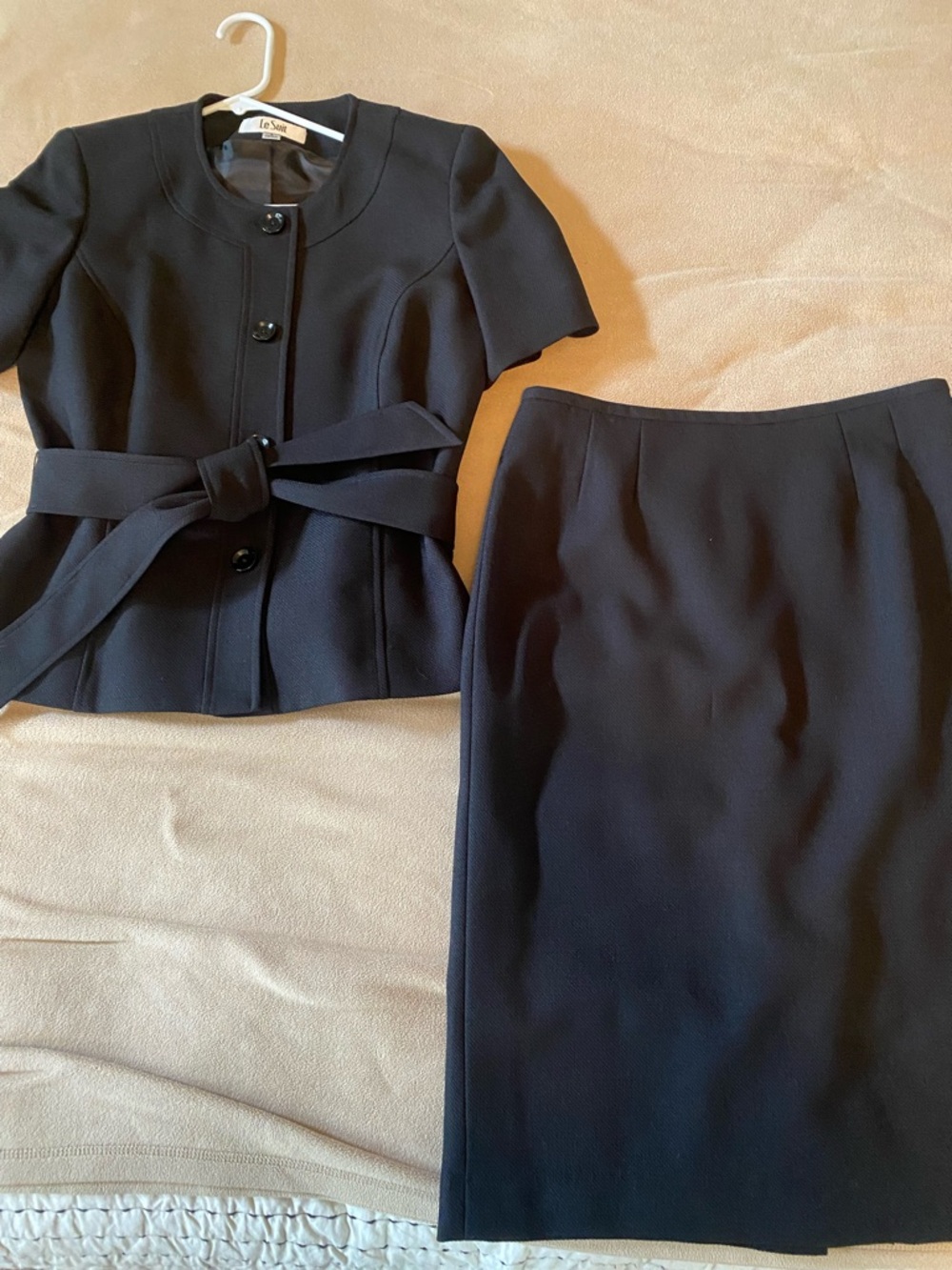 Le Suit Women's Size 6 Black Short-Sleeve Blazer with Matching Pencil Skirt